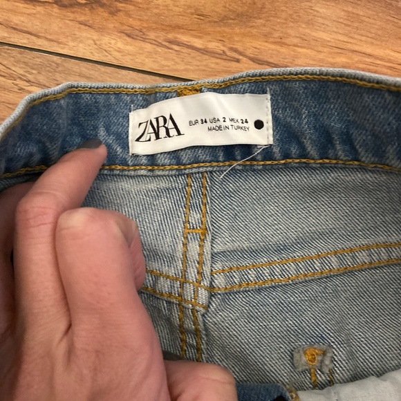 Zara distressed jeans - Picture 2 of 2